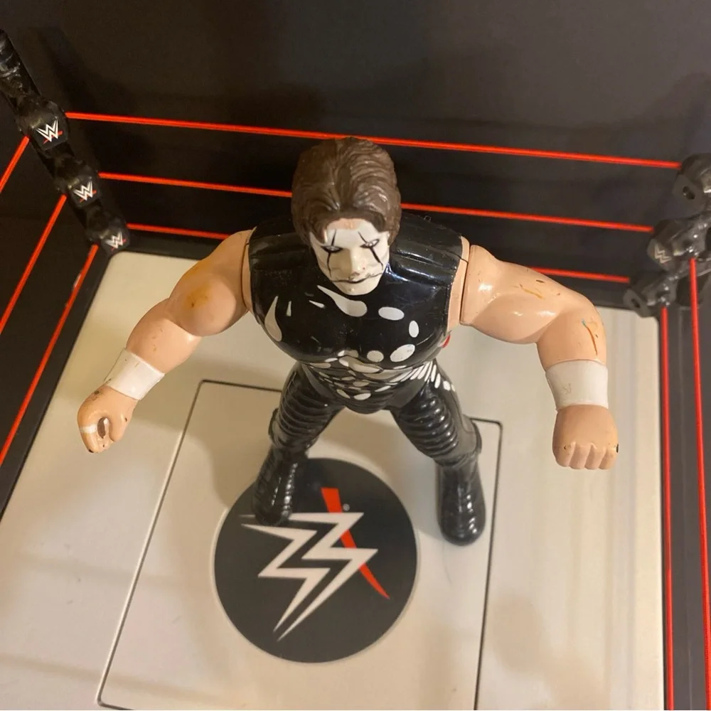 Vintage 1997 Sting WCW Vibrating Wrestling Figure WWE OSFTM See Photos For Flaws